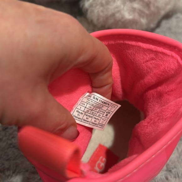 Girls UGG Boots size 1 - Picture 5 of 5